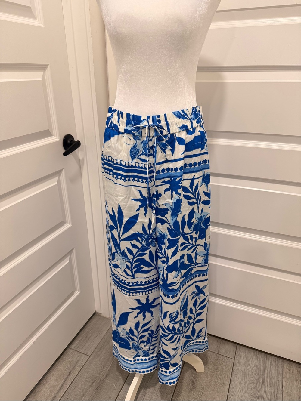 INC International Concepts White and Blue Floral Wide-Leg Pants Size XL NWT